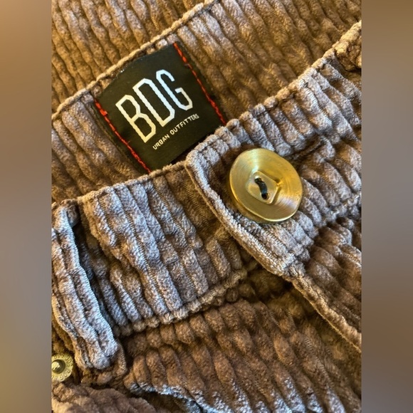 BDG Bubble Corduroy High-waisted Baggy Pant in Brown Size 27 - Picture 9 of 9